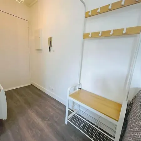 Cosy Avec Terrasse Et Parking, 4 Pers. Lejlighed Étampes