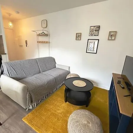 Cosy Avec Terrasse Et Parking, 4 Pers. Lejlighed Étampes